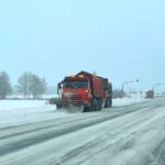 Более 1000 единиц техники очищают трассы Новосибирской области от снега