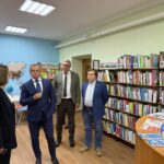 Первый замгубернатора Юрий Петухов оценил работу Областной детской библиотеки