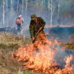 Продолжить усиленную противопожарную работу поручил губернатор Андрей Травников