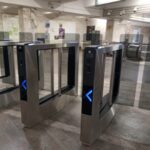 Первые современные турникеты с биометрией запустили в Новосибирском метро