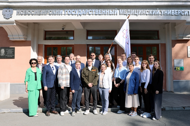 Почти 400 студентов пополнят штат медучреждений Новосибирской области на летние месяцы