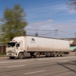 Дневной запрет: большегрузам ограничили движение в Новосибирской области