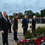 Губернатор Травников возложил цветы у мемориала в ночь на 22 июня в Брестской крепости