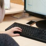 Мошенники вновь представляются губернатором Травниковым в интернете