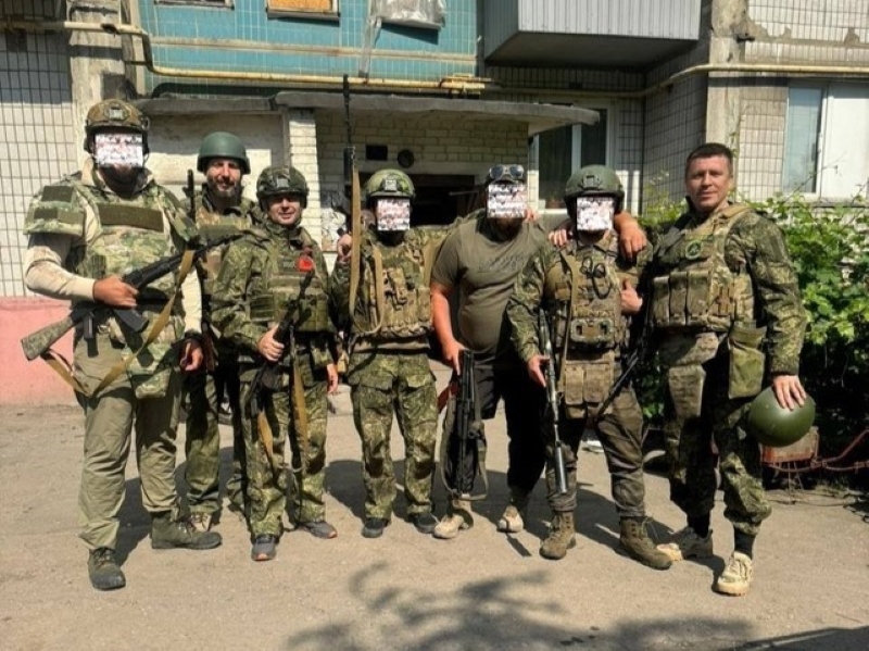 Глава Оби и председатель обского Совета депутатов доставили гуманитарную помощь на Донбасс