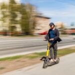 Новосибирск выбрал систему строгого контроля вместо запрета электросамокатов