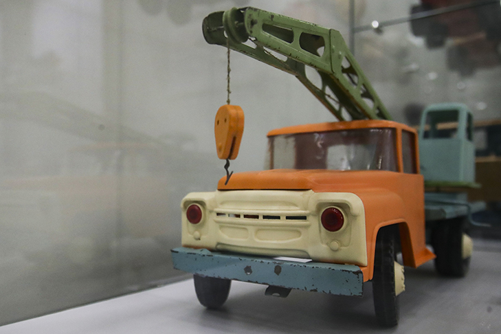 Ностальгическая выставка советских игрушек начала работу в Новосибирске