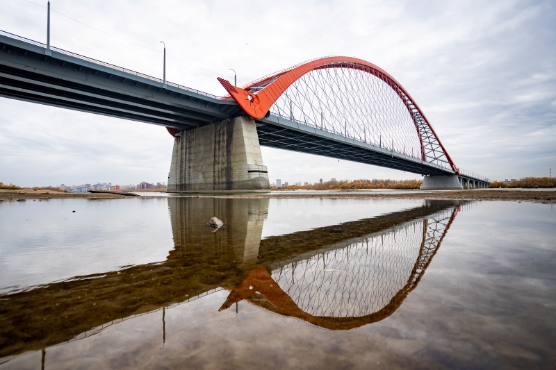 Власти Новосибирской области планируют восстановить подсветку Бугринского моста