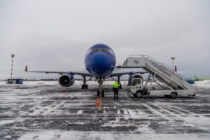 Прибытие восьми авиарейсов задерживается в аэропорту Толмачево из-за непогоды вечером 6 ноября