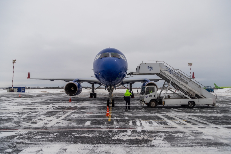 Прибытие восьми авиарейсов задерживается в аэропорту Толмачево из-за непогоды вечером 6 ноября