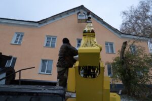 Губернатор Травников потребовал усилить контроль за капитальным ремонтом социальных объектов