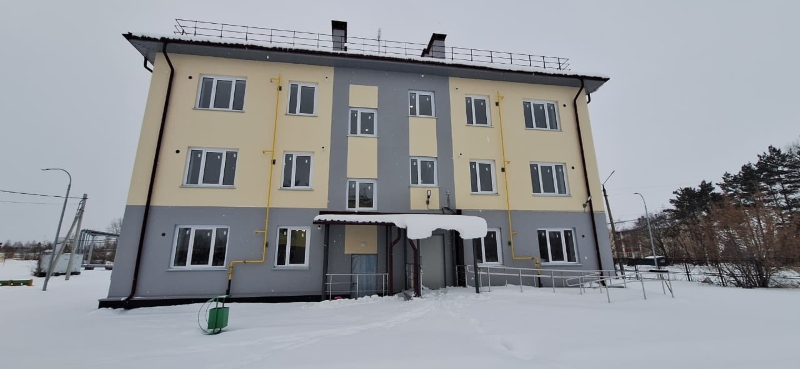 В рабочем поселке Коченево появился новый дом для бюджетников и детей сирот