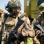 Повышенную выплату за контракт на СВО продлили до конца года в Новосибирской области