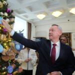 Губернатор Травников и министры региона исполнят детские мечты в «Ёлке желаний»