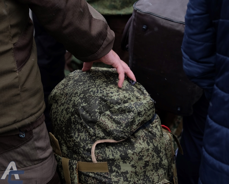 Андрей Травников отметил вклад тысяч волонтеров в поддержку бойцов СВО