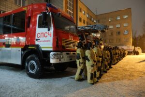 Одиннадцать новых пожарных автомобилей передали спасателям Новосибирской области