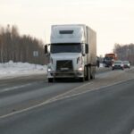 Для большегрузных автомобилей вводят новые ограничения в Новосибирске