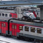 На вокзале Новосибирск-Главный при маневрах сошел с рельсов вагон электрички