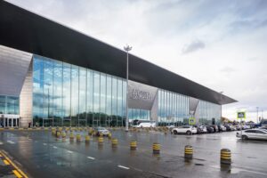 Парковую зону перед аэропортом Толмачёво планируют открыть летом 2026 года