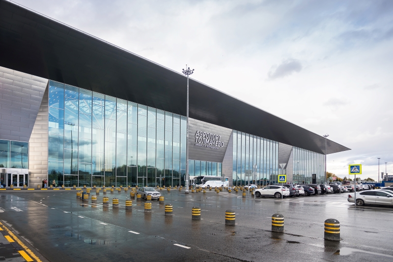Парковую зону перед аэропортом Толмачёво планируют открыть летом 2026 года