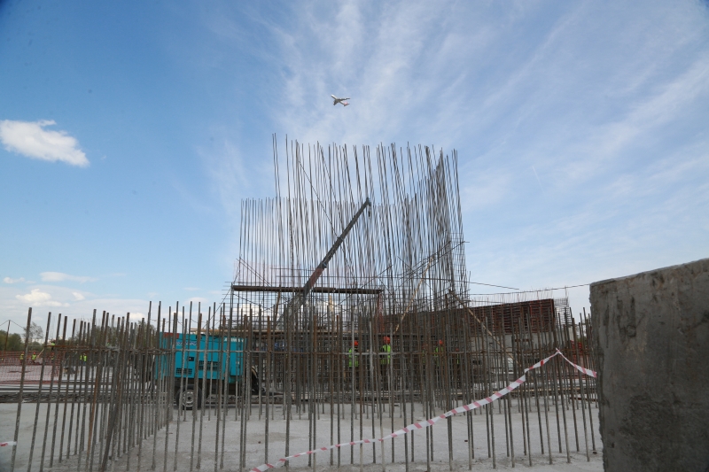 Новый ангарный комплекс для самолётов планируют возвести в Оби к маю 2027 года