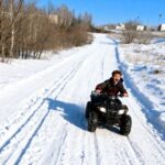 Гонщики на квадроциклах и снегоходах уничтожают лыжную трассу в Оби под Новосибирском