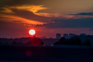 Жители Новосибирска наблюдали солнечное затмение 17 февраля только в трансляции