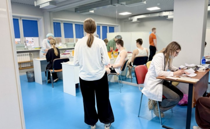 Медики планируют обследовать 300 тысяч новосибирцев на работе и учёбе в 2026 году
