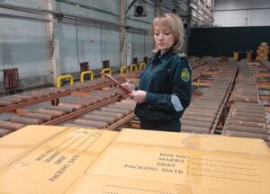 Почти 18 тысяч тайских рыбок доставили в Новосибирск авиарейсом