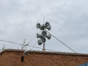 Жителей Новосибирской области предупредили о включении сирен и сбое в телеэфире