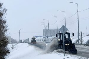Более 33 тысяч кубометров снега вывезли с улиц города Обь за зимний сезон