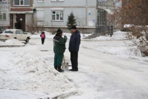 Глава города Оби Сергей Синяев поздравил работников ЖКХ с профессиональным праздником