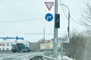 Новый режим светофора ввели в Оби после анализа камер фотовидеофиксации