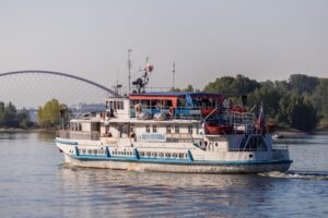 Популярность прогулок по водным маршрутам достигла 270 тысяч человек в 2025 году