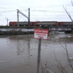 Под Новосибирском из берегов начала выходить река Власиха