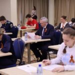 Знание советского кино и литературы проверили участники «Диктанта Победы» в Новосибирской области