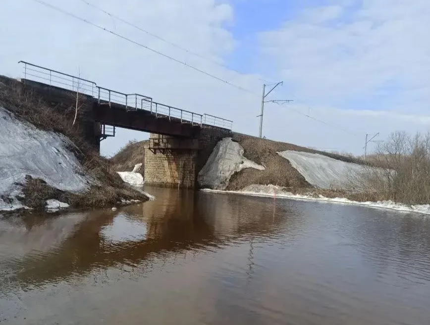 В Коченёвском районе ограничили проезд на двух трассах из-за перелива воды