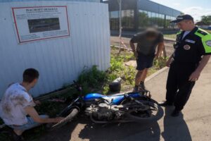 Прокуратура и ГИБДД проводят в Оби рейды против юных гонщиков на питбайках
