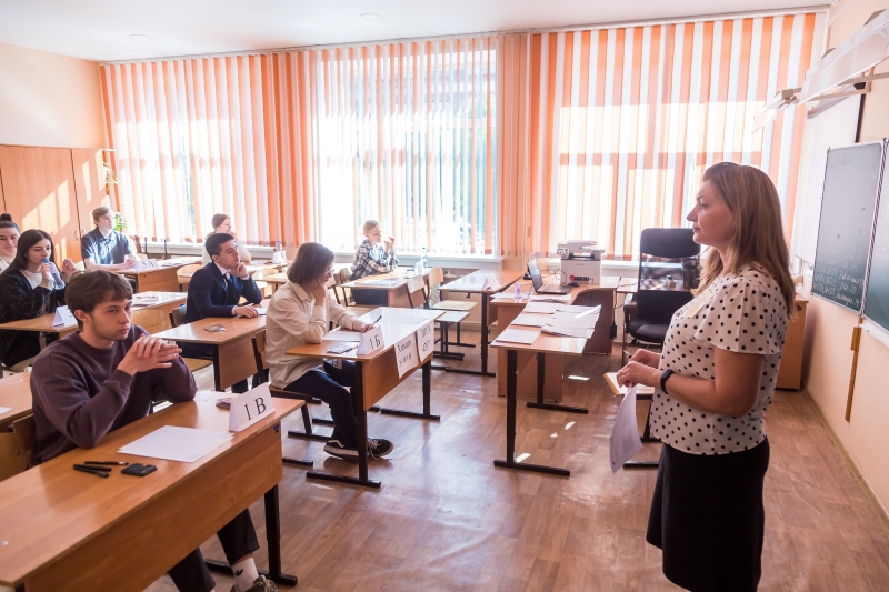 История, литература и химия открыли основной период ЕГЭ в Новосибирской области в первый день лета