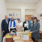 Обские депутаты собрали «Коробку храбрости» для маленьких пациентов Областной клинической больницы