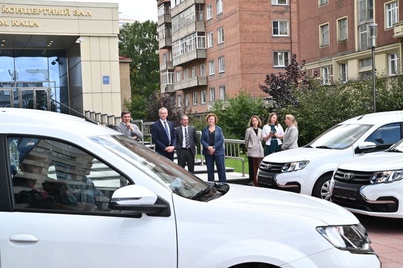 Выплату до двух миллионов рублей на покупку машины будут давать многодетным семьям