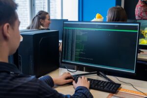 Почти 10 тысяч подростков региона нашли работу с начала 2026 года