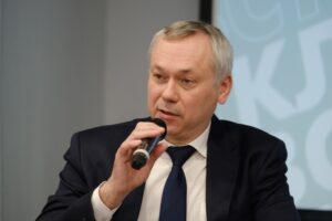 Андрей Травников укрепил позиции в десятке лидеров рейтинга губернаторов