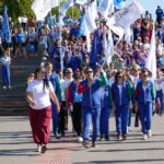 Тысячи горожан пришли на Михайловскую набережную отметить День физкультурника