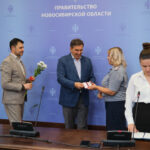 Нагрудные знаки «Почётный донор России» получили двадцать новосибирцев