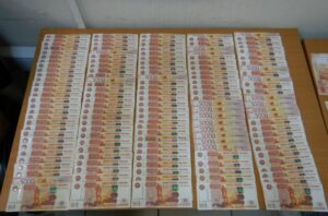 Два с половиной миллиона рублей изъяли у пассажира рейса Новосибирск – Баку в Толмачёво
