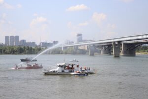 Международный день спасателя на воде впервые за долгое время отметили парадом судов