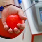 Благотворительная сдача крови объединила атлетов и болельщиков на «Сибирь-Арене» 4 августа