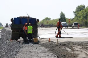 Дорожники заменили покрытие на трассе до Королёвки в Новосибирской области