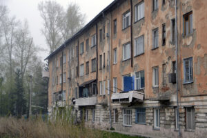 Под Новосибирском расселяют жильцов легендарной «сталинки»